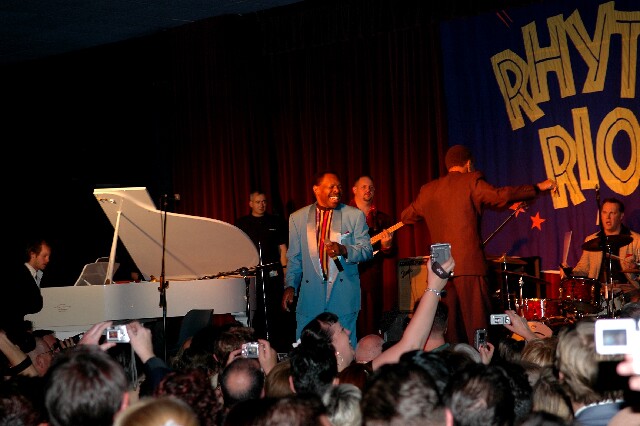 min 2006 11 25 riot 673